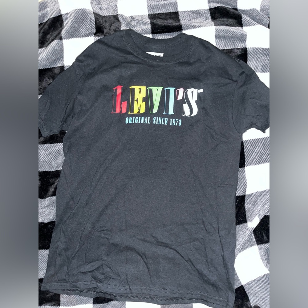 Levi’s Colored Lettering Logo Shirt